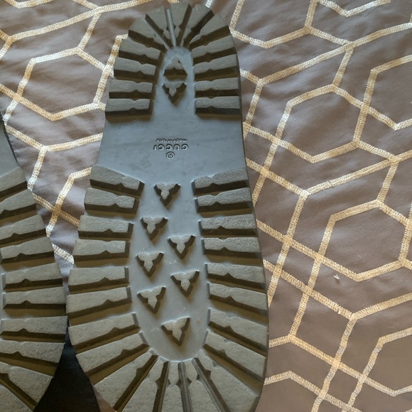 Gucci and jordans *authentic no bs* - Picture 8 of 9